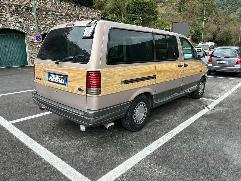 Usata Ford Aerostar 135 CV (99 kW) 1995 Beige Monovolume