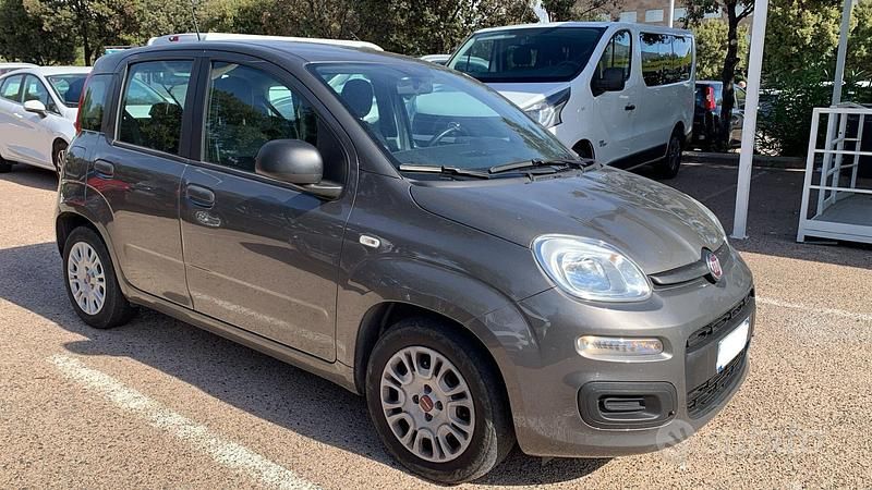 Grigio Usata 2021 Fiat Panda Tre volumi | 8100 € (Ottimo prezzo) - Immagine 1/4