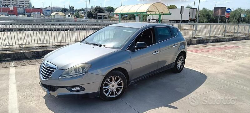 Usata Lancia Delta 120 CV (88 kW) 2013 Utilitaria