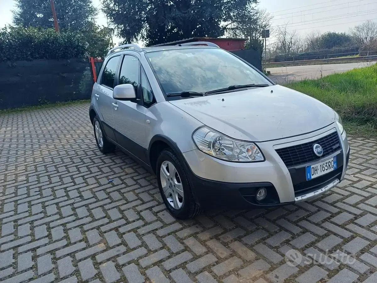 Usata Fiat Sedici 120 CV (88 kW) 2007 Grigio SUV