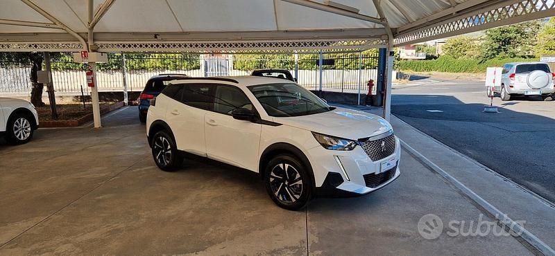Usata Peugeot 2008 GT 131 CV (96 kW) 2022 Bianco SUV