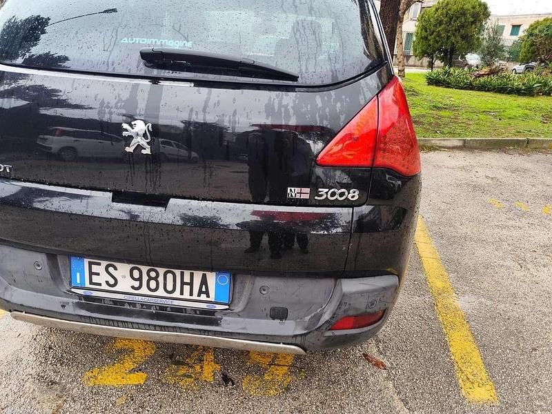 Usata Peugeot 3008 114 CV (83 kW) 2013 Nero Monovolume