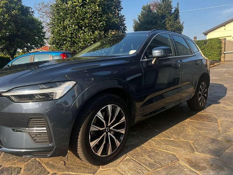 Usata Volvo XC60 Core 197 CV (144 kW) 2022 Grigio SUV
