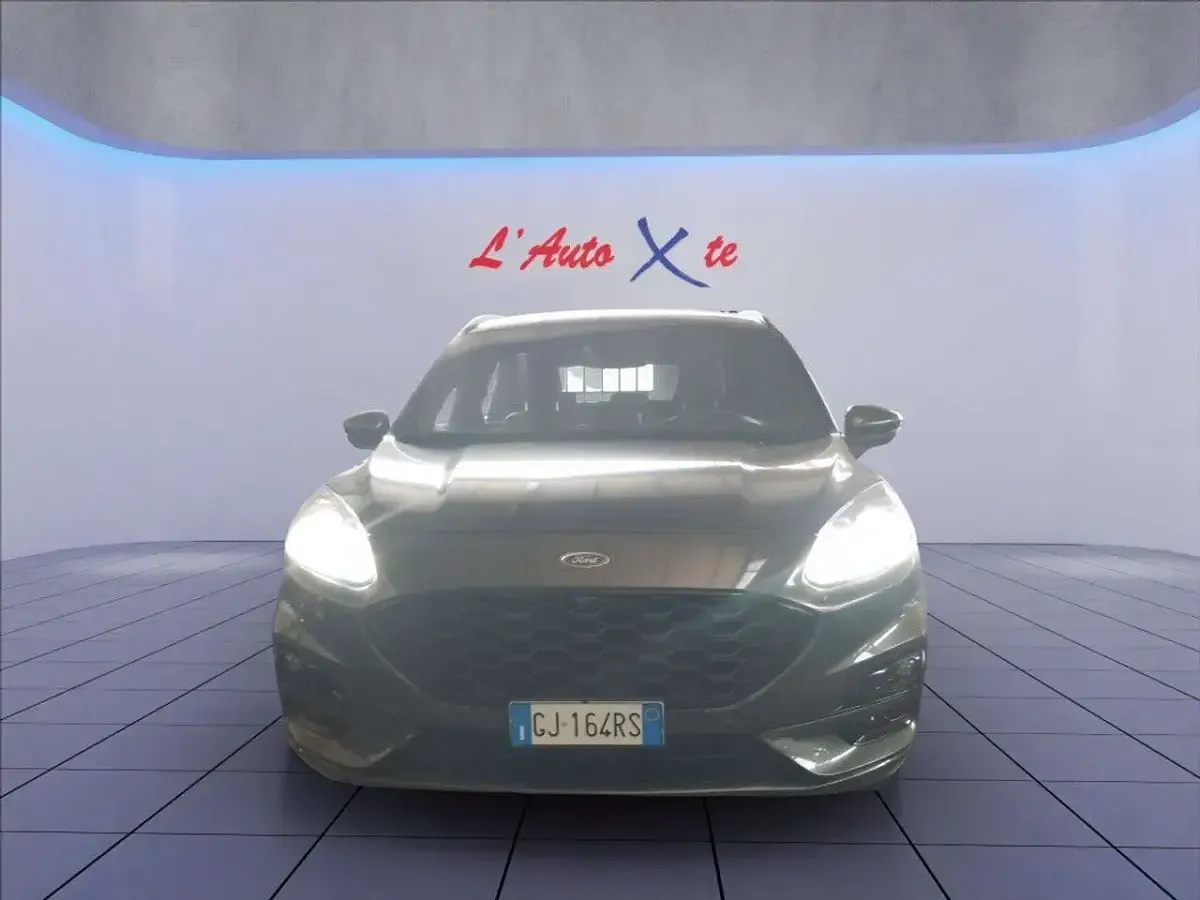 Usata Ford Kuga ST-Line X 224 CV (164 kW) 2022 Grigio SUV