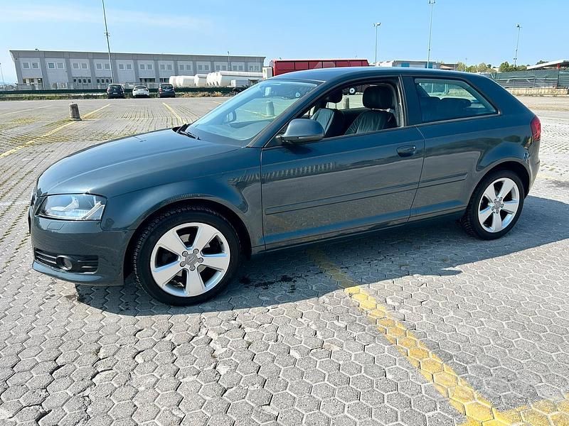Usata Audi A3 Ambition 102 CV (75 kW) 2010 Blu Utilitaria