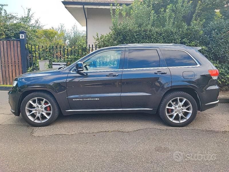 Usata Jeep Grand Cherokee Summit 250 CV (183 kW) 2015 Nero SUV