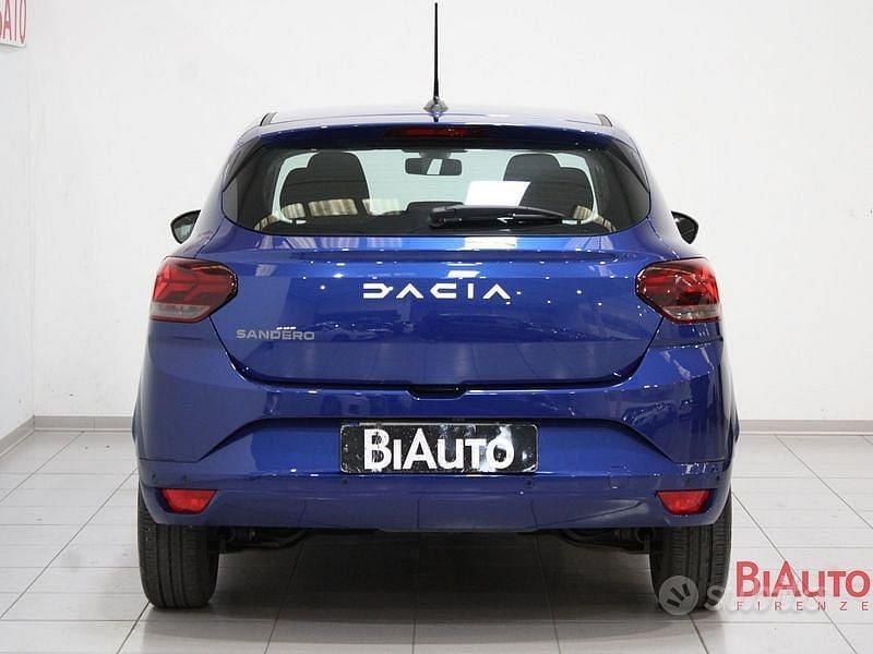 Usata Dacia Sandero Expression 67 CV (49 kW) 2024 Blu Berlina
