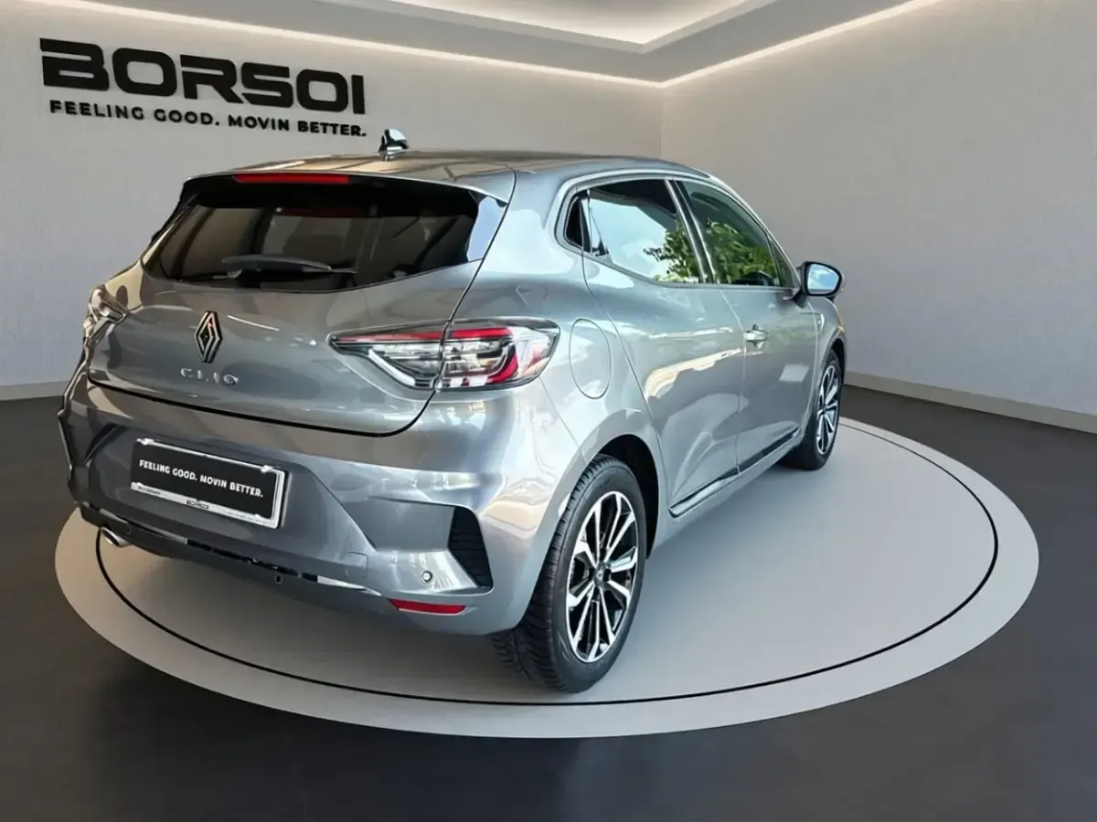 Usata Renault Clio V Techno 91 CV (66 kW) 2025 Grigio scisto Berlina