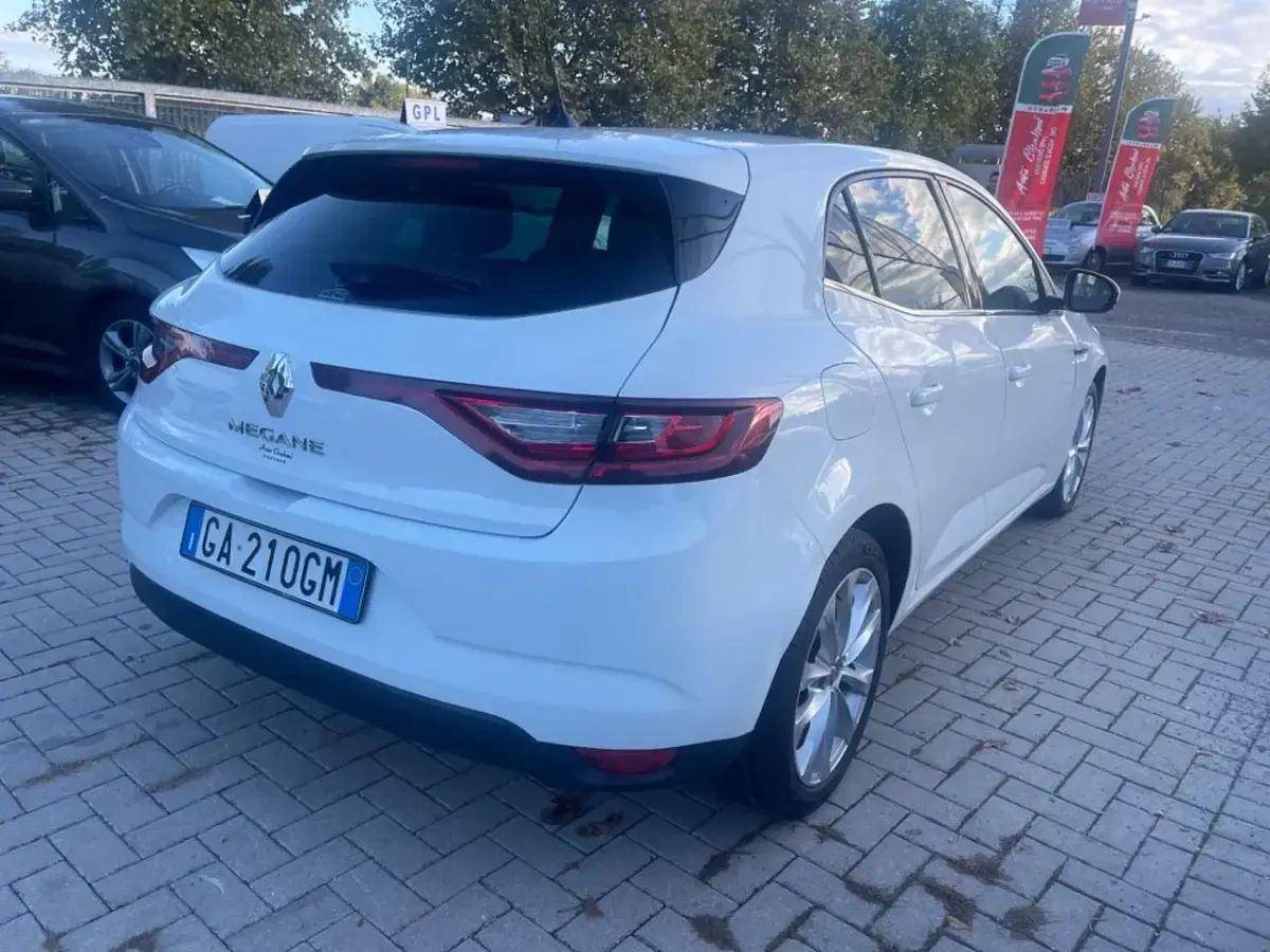 Usata Renault Mégane Intens 115 CV (84 kW) 2020 Bianco Berlina