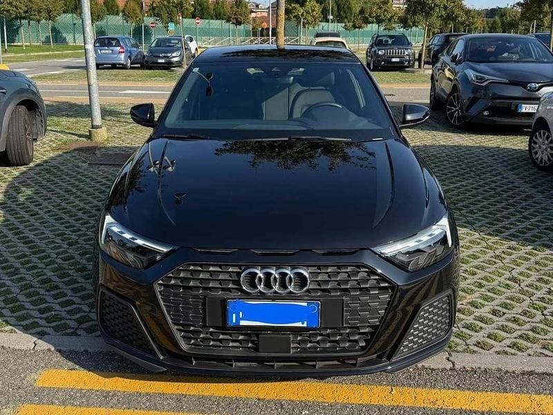 Nero Usata 2023 Audi A1 Admired Due volumi | 24.800 € (Buon prezzo) - Immagine 1/4