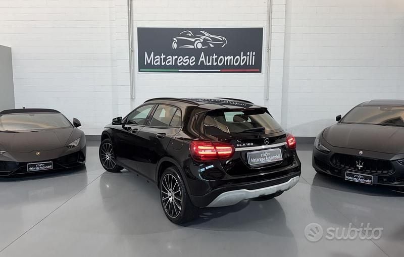 Usata Mercedes GLA180 122 CV (89 kW) 2019 Nero SUV