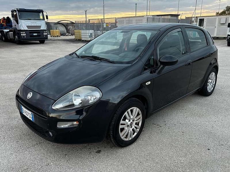 Usata Fiat Punto Lounge 75 CV (55 kW) 2013 Nero Berlina