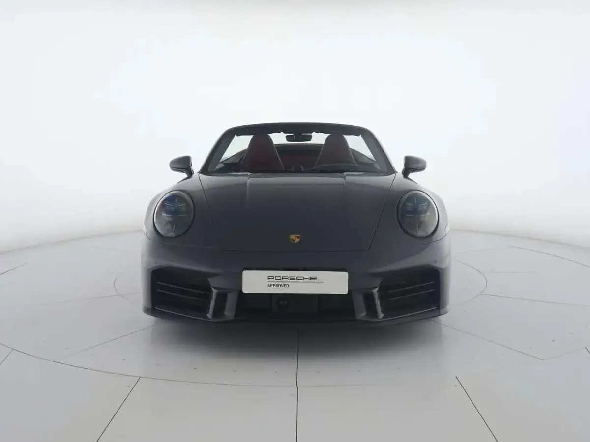 Usata Porsche 992 394 CV (289 kW) 2025 Grigio ardesia neo/capote ross Cabrio