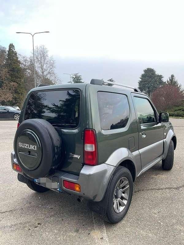 Usata Suzuki Jimny 86 CV (63 kW) 2014 Verde SUV