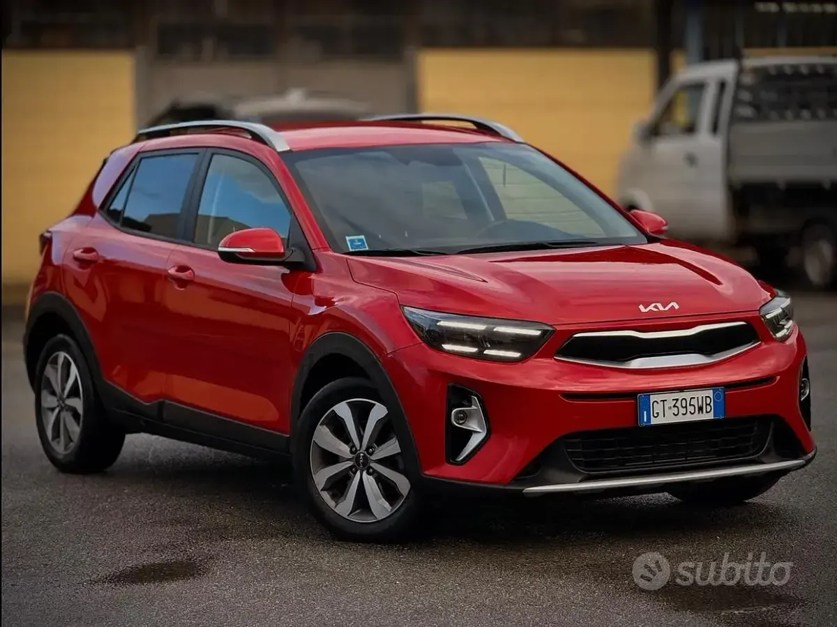 Second-hand Kia Stonic Style 78 CP (57 kW) 2024 Roșu SUV