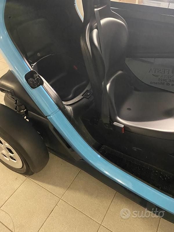 Usata Renault Twizy 12 kW (17 CV) 2021 Utilitaria