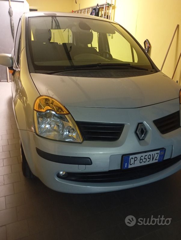 Usata 2004 Renault Modus Monovolume | 1000 € (Ottimo prezzo) - Immagine 1/4