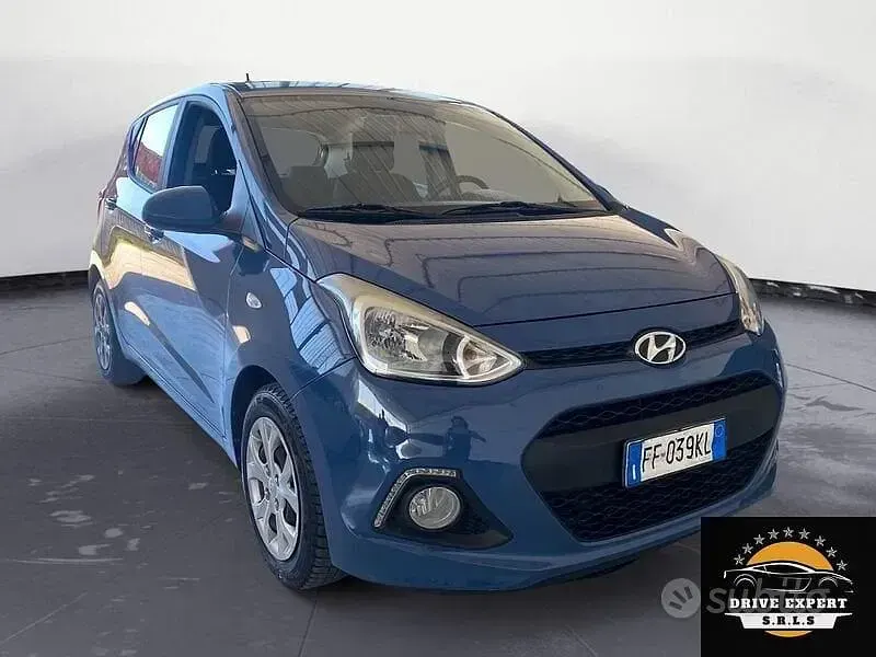 Usata Hyundai i10 Edition 67 CV (49 kW) 2016 Blu Utilitaria