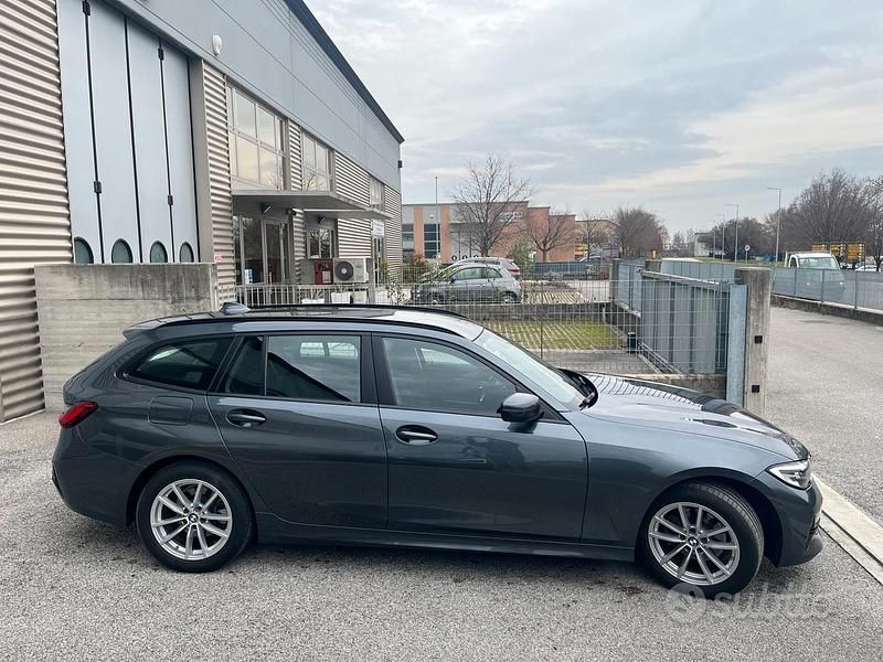 Usata BMW 320 Advantage 190 CV (139 kW) 2021 Grigio Station wagon