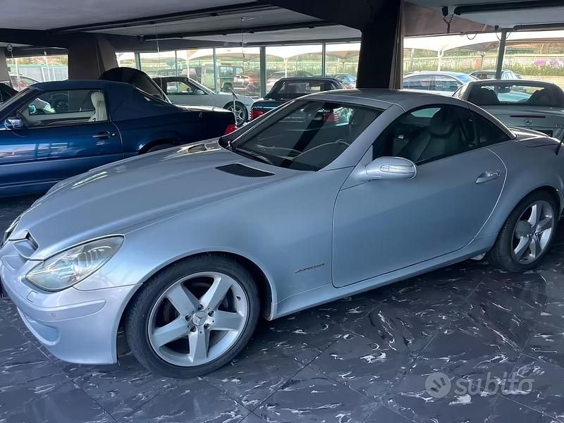 Usata Mercedes SLK200 163 CV (119 kW) 2007 Grigio Cabrio