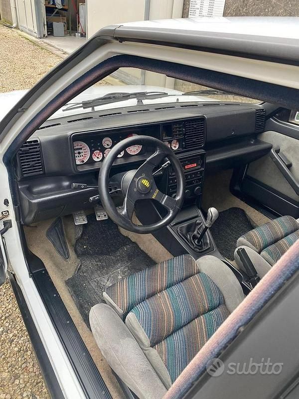 Usata Lancia Delta 196 CV (144 kW) 1990 Utilitaria