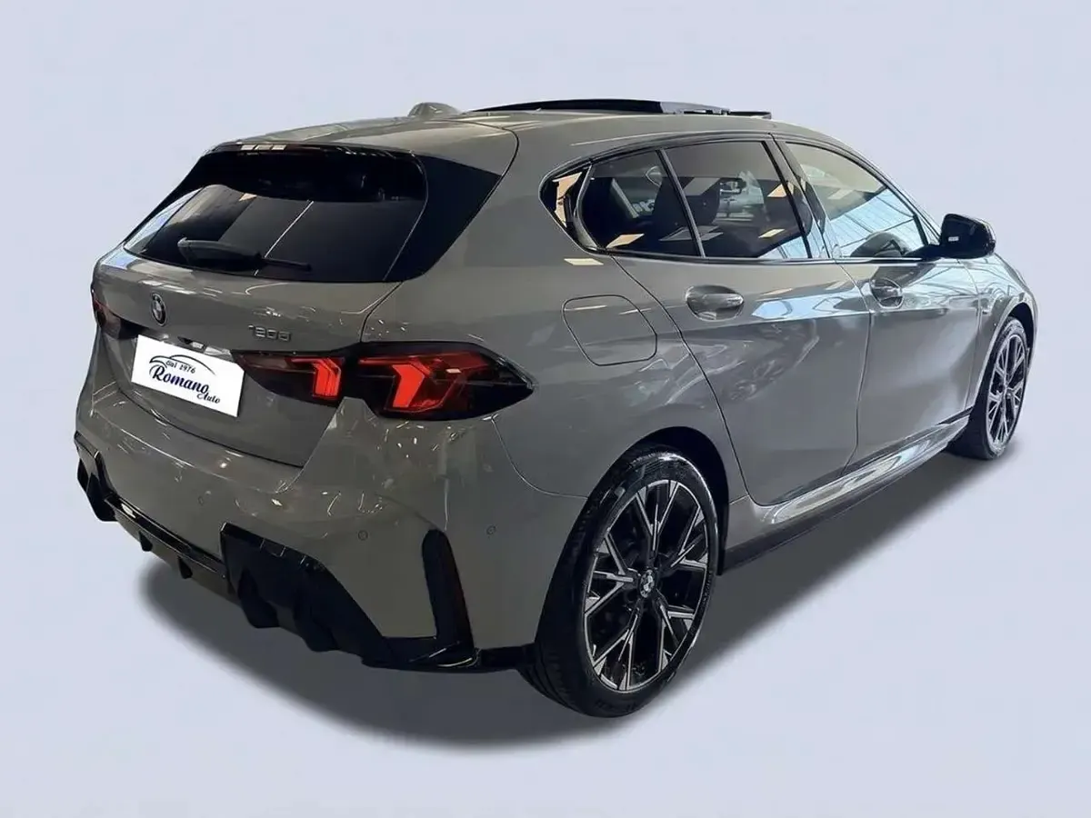 Usata BMW 120 M Sport 165 CV (121 kW) 2025 Grigio Utilitaria
