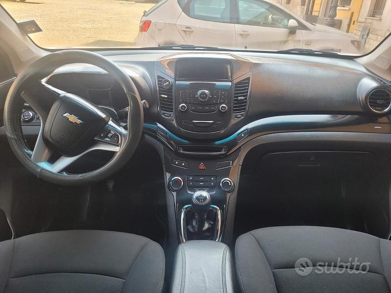 Usata Chevrolet Orlando 141 CV (103 kW) 2011 Grigio Monovolume