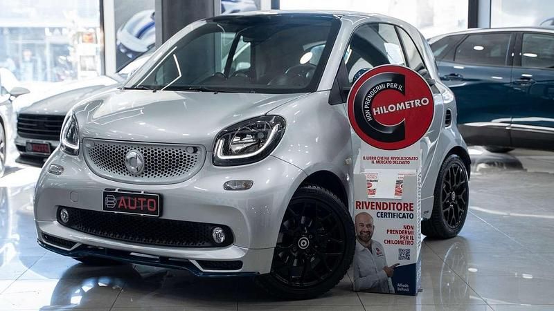 Argento metallizato/blu Usata 2017 Smart ForTwo Cabrio Brabus Cabrio | 14.499 € (Super prezzo) - Immagine 1/4