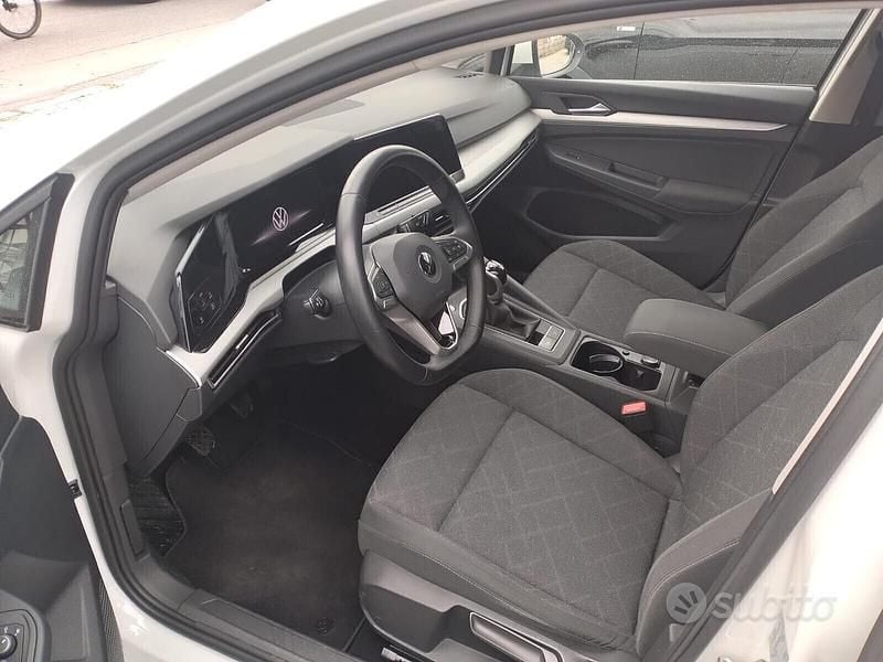 Usata VW Golf VIII Life 2022 Grigio Berlina