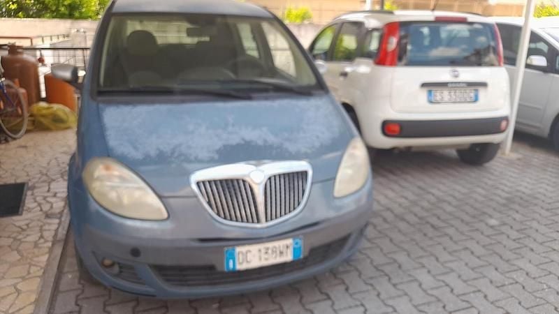 Usata Lancia Musa 69 CV (50 kW) 2006 Grigio Monovolume