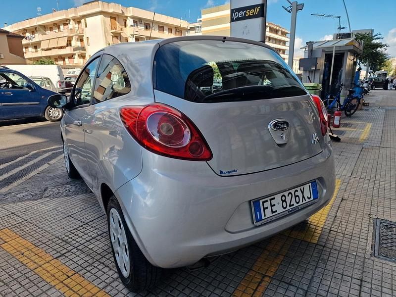 Usata Ford Ka 69 CV (50 kW) 2016 Argento Berlina