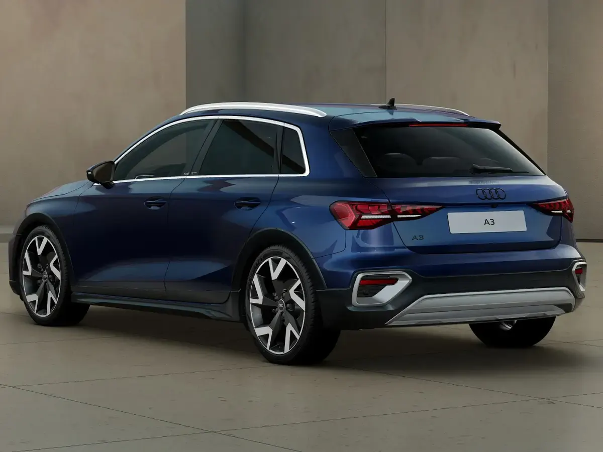 Nuova Audi A3 e-tron Comfort 150 CV (110 kW) 2026 Blu navarra metallizzato Utilitaria