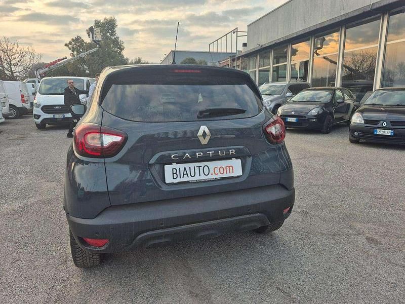 Usata Renault Captur 90 CV (66 kW) 2019 Grigio SUV
