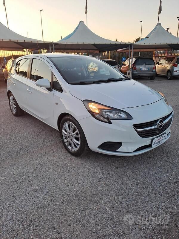 Usata Opel Corsa 90 CV (66 kW) 2017 Bianco Berlina