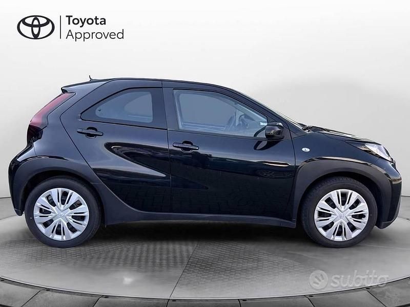 Usata Toyota Aygo X Active 72 CV (52 kW) 2022 Black met SUV