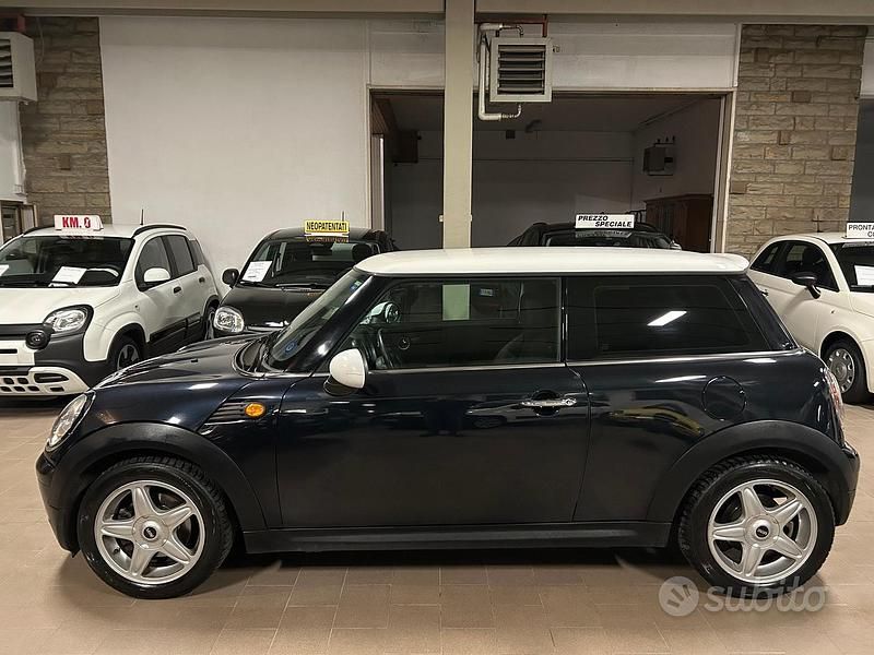 Usata Mini Cooper 120 CV (88 kW) 2007 Nero Utilitaria