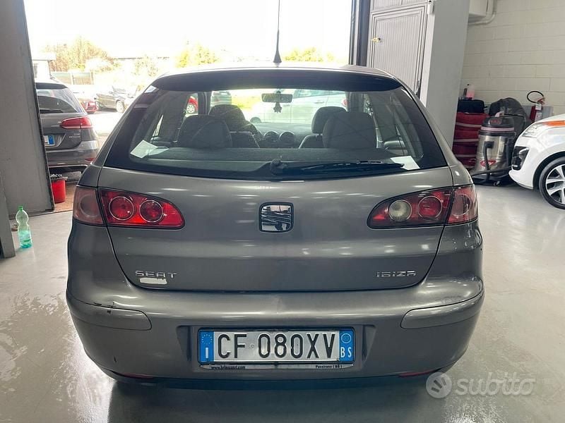 Usata Seat Ibiza Stella 87 CV (63 kW) 2003 Grigio Berlina
