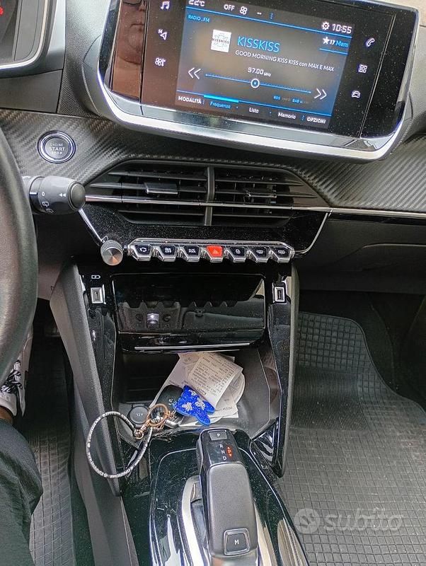 Usata Peugeot 2008 131 CV (96 kW) 2021 Grigio SUV