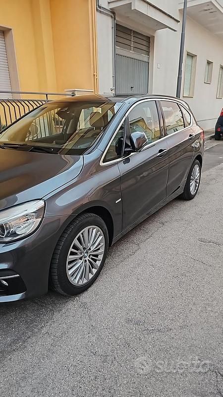 Usata BMW 216 Active Tourer Luxury Line 116 CV (85 kW) 2016 Grigio Monovolume