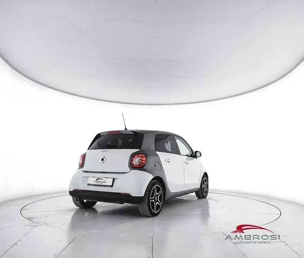Usata Smart ForFour Prime 90 CV (66 kW) 2016 Bianco Utilitaria