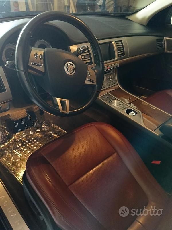 Usata Jaguar XF 238 CV (175 kW) 2009 Nero Berlina