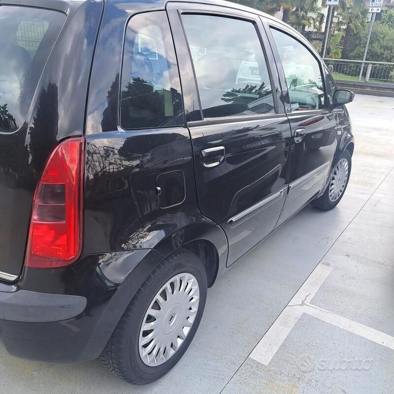 Usata Lancia Musa 95 CV (69 kW) 2007 Nero Monovolume