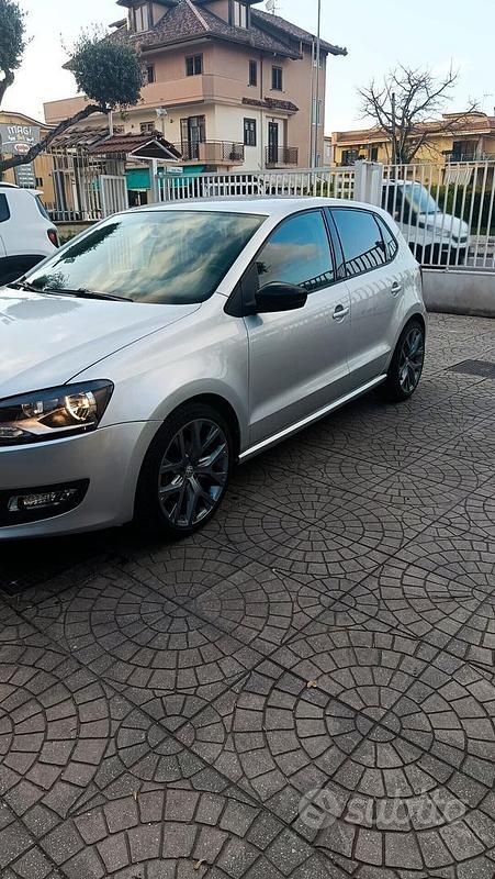 Usata VW Polo Comfortline 74 CV (54 kW) 2013 Grigio Utilitaria