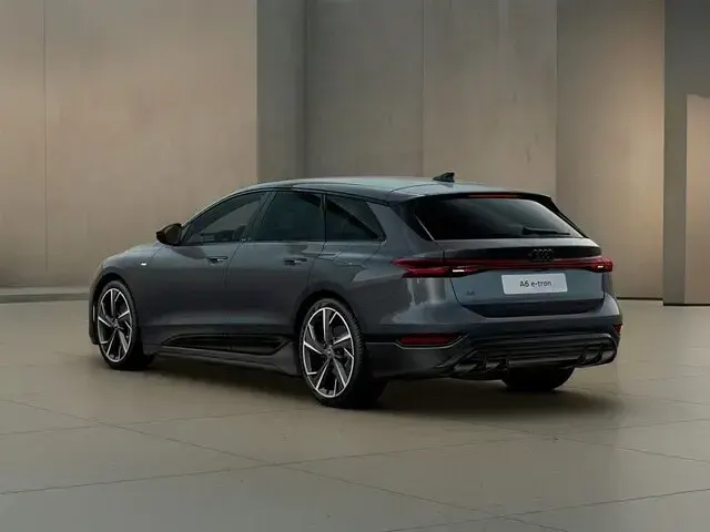 Nuova Audi A6 e-tron S-Line 210 kW (286 CV) 2025 Grigio magnete Station wagon