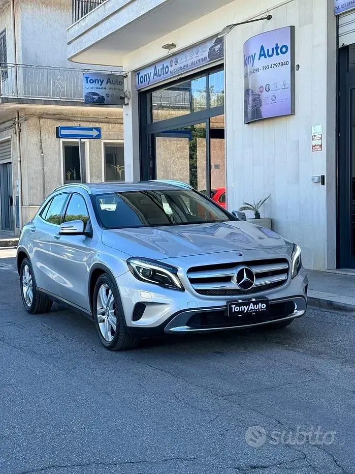 Usata Mercedes GLA200 Premium 136 CV (100 kW) 2016 Grigio SUV