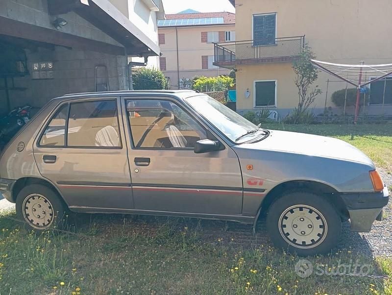 Usata Peugeot 205 GTi 83 CV (61 kW) 1988 Grigio Utilitaria