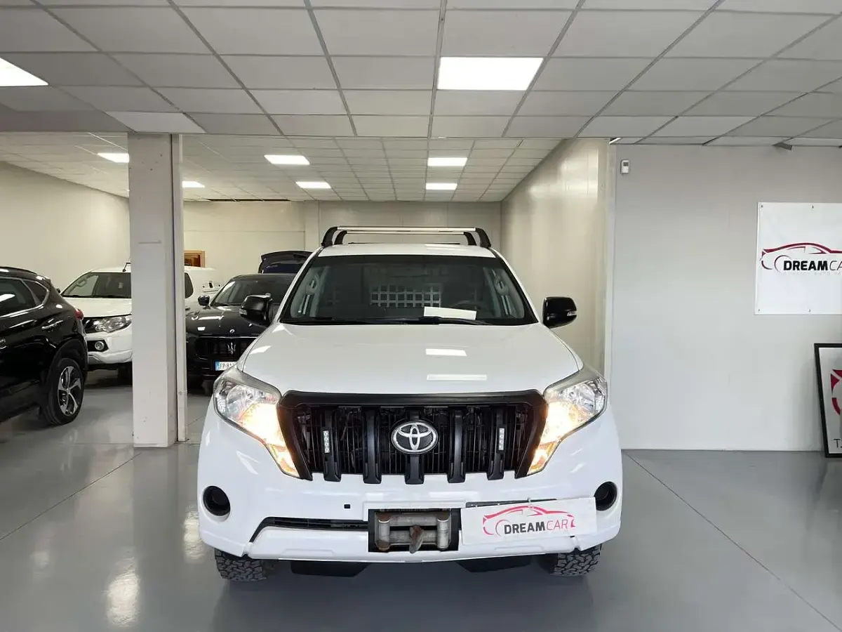 Usata Toyota Land Cruiser 190 CV (139 kW) 2014 Bianco Furgone