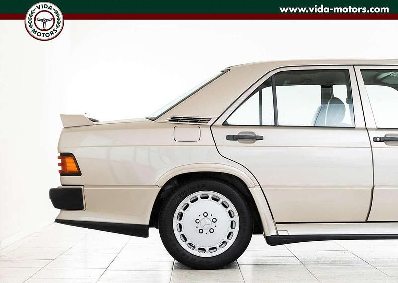 Usata Mercedes 190 185 CV (136 kW) 1988 Argento Berlina