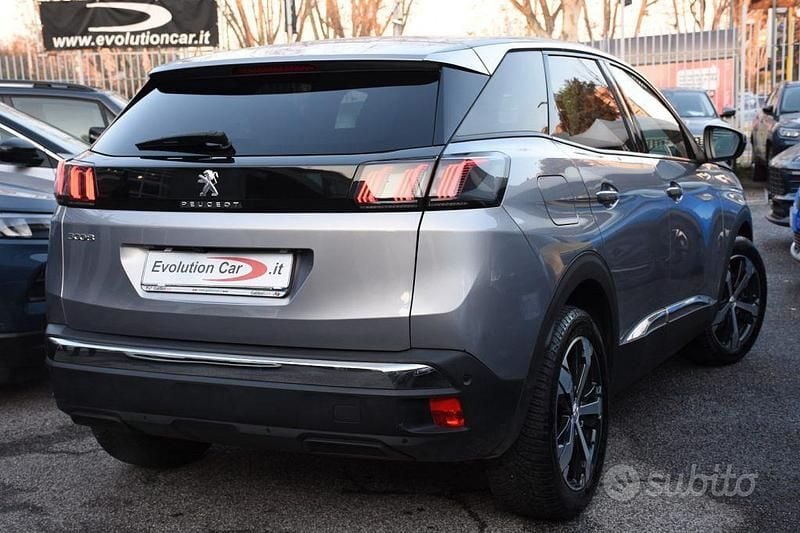 Begagnad Peugeot 3008 Allure 131 HK (96 kW) 2022 Grå SUV