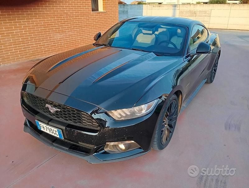 Usata Ford Mustang 317 CV (233 kW) 2017 Nero Coupé